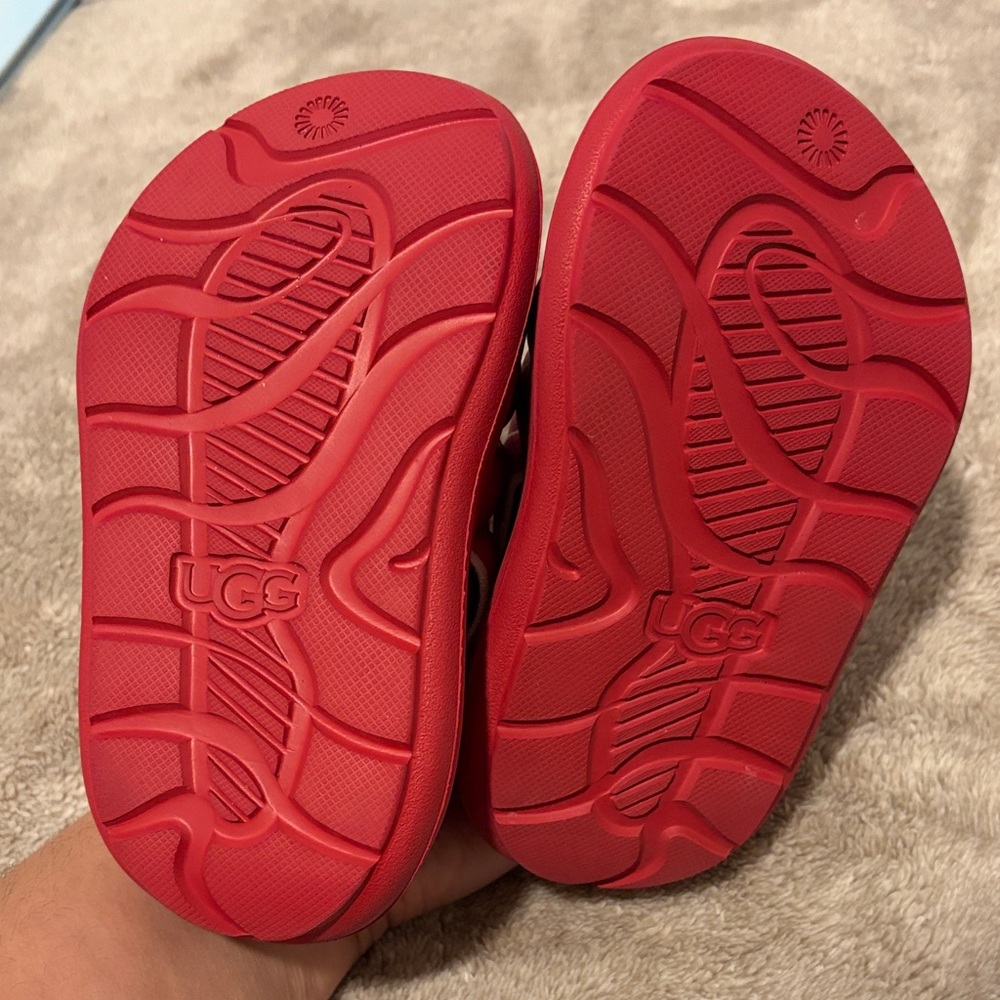 UGG Kids Vibrant Red Sandals - Picture 3 of 4